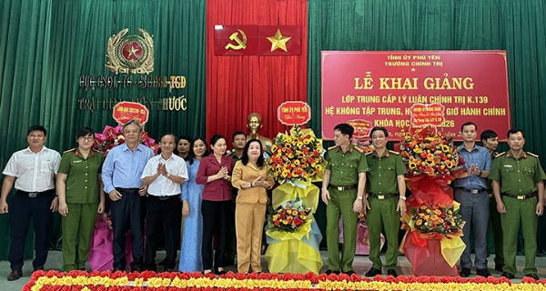 Hiển thị chi tiết cho Khai giảng lớp Trung cấp lý luận chính trị K.139 hệ không tập trung Hình ảnh cho bài viết Khai giảng lớp Trung cấp lý luận chính trị K.139 hệ không tập trung